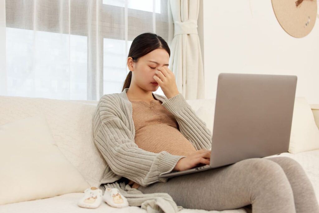 Phụ nữ mang thai thường xuyên chóng mặt có nguy hiểm không?