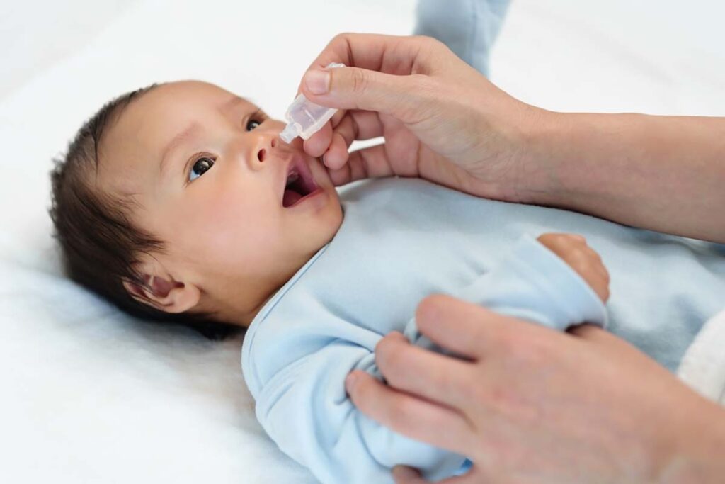 Cách vệ sinh mũi cho trẻ sơ sinh hiệu quả và an toàn